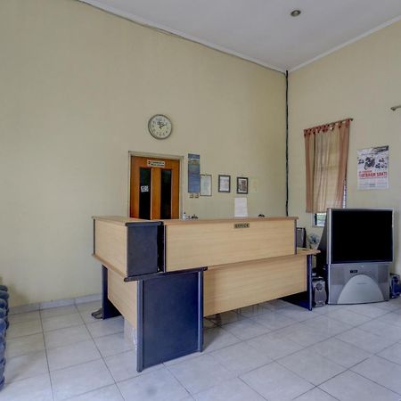 Oyo Life 90159 Puri Asoka Guest House Semarang Eksteriør bilde
